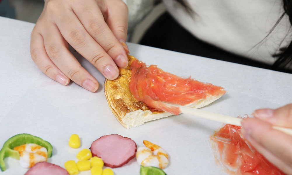 カットピザの食品サンプル作り（ただいま休止中です。再開までしばらくお待ちください）