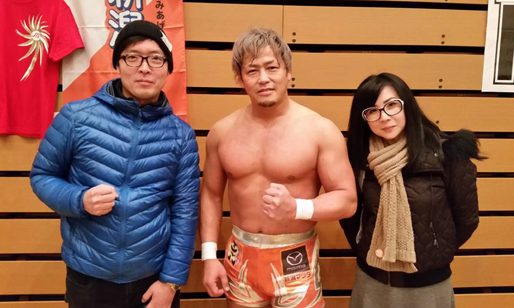 プロレスペア観戦（自由席）【グッズ＆選手と記念撮影付き】【ペア】